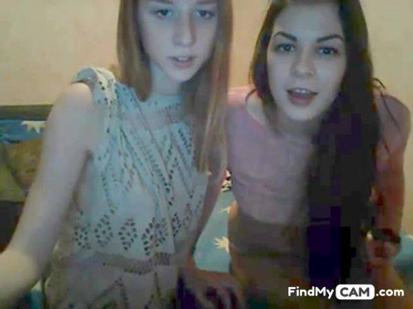 Two Girls kissing on Webcam - xhand.com on poweredporn.com
