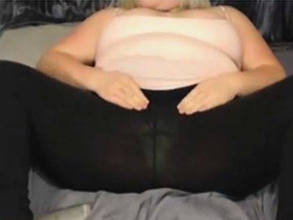 Big woman teases in leggings - drtuber.com on poweredporn.com