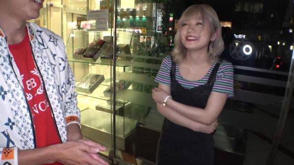 0001743_ミニ系の日本女性が素人ナンパ絶頂のズコパコ - txxx.com - Japan on poweredporn.com