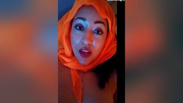 Des Ires In Saturno Squirt The Sexiest Latin Babe, She Is Now An Arab Fortune Teller Who Guesses Your And Uses Her Vagina To Seduce - desi-porntube.com - India on poweredporn.com