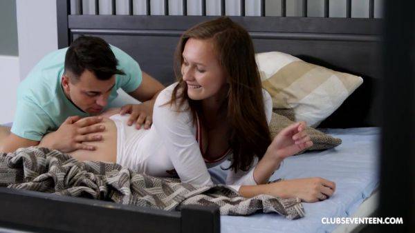 Young Bitch On Cock - videomanysex.com on poweredporn.com