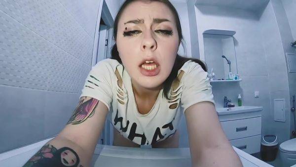 Spooky Boogie In My Young Stepmom Stuck In A Washing Mac - upornia.com on poweredporn.com