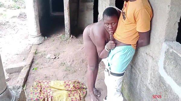 Washed Her Pussy Thoroughly Before Fucking The Kings Son Outdoor 5 Min With African Gift - hclips.com on poweredporn.com