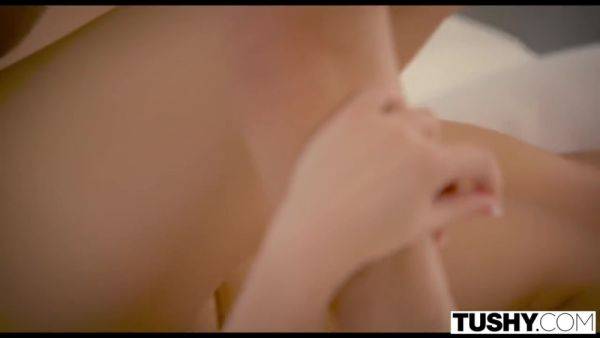 Xander Corvus And Leah Gotti In First Anal For Step Sister - hotmovs.com on poweredporn.com