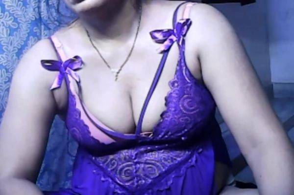 Indian Girl Pissing College Bathroom Viral Mms - hclips.com - India on poweredporn.com