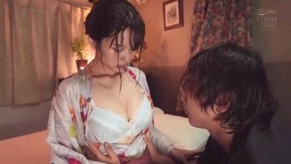 09451,A woman in serious agony - senzuri.tube on poweredporn.com