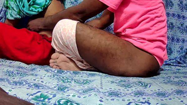 Dasi Anty And Uncle Sex In The Room - desi-porntube.com - India on poweredporn.com