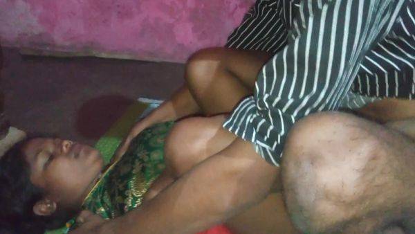 Indian Desi Hot Bhabhi Devar Ke Room Me Chud Gai Indian Hardcore Sex Clear Audio Aavaj Me Nxxx Video - Devar Bhabhi - hclips.com - India on poweredporn.com