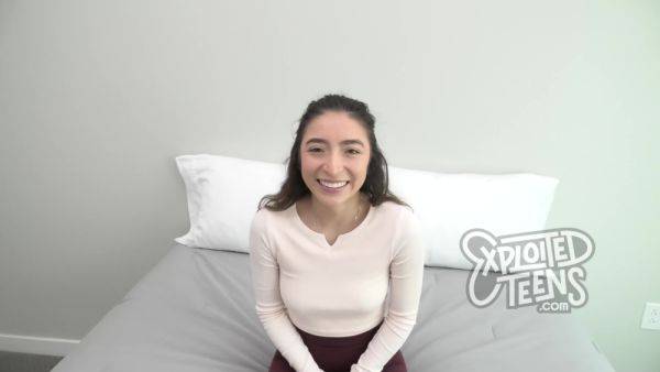 This 4 9 85 Pound Latina Teen With Amazing Tits Gives A Sloppy Bj - hclips.com on poweredporn.com