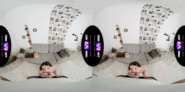 Kate Quinn needs to get ready for the exams, so she opens - drtuber.com on poweredporn.com