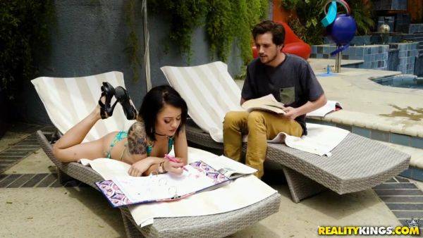 Isis Love And Holly Hendrix Are Having Ffm Threesome - videomanysex.com on poweredporn.com