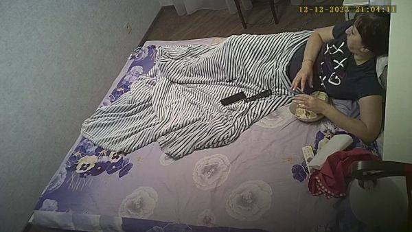 Hidden masturbation in panties - voyeurhit.com on poweredporn.com