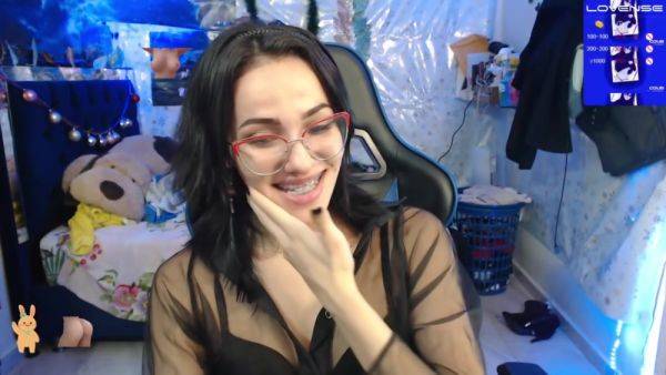 Brunette And Her Toys Have Close Up Masturbation Sex - videomanysex.com on poweredporn.com