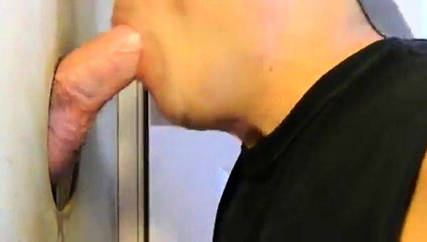 Gloryhole vid - drtuber.com on poweredporn.com