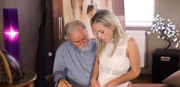 Romantic diva made shlong sucking sensation - drtuber.com on poweredporn.com