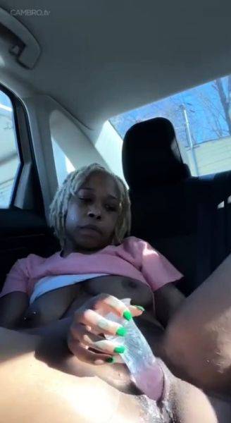 Cinnamon stackz - Backseat - drtuber.com on poweredporn.com