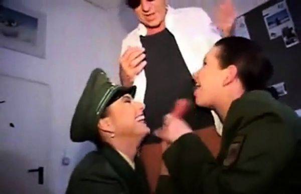 Deutsche Polizisten-Schlampen - drtuber.com - Germany on poweredporn.com