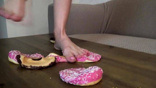 Crushing pov - drtuber.com on poweredporn.com