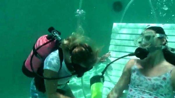 Scuba woman tied in chair underwater - drtuber.com on poweredporn.com