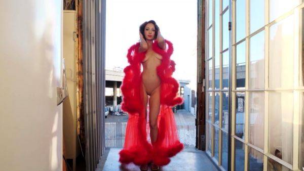 Redhead model shows perfect natural body - drtuber.com on poweredporn.com