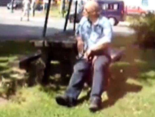 Old Man Jerks In The Park - drtuber.com on poweredporn.com