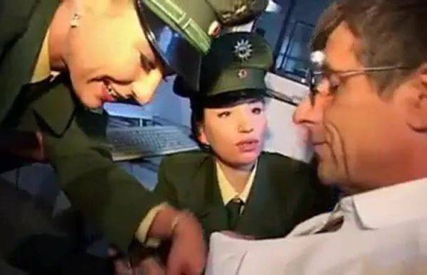 Deutsche Polizisten-Schlampen - xhand.com - Germany on poweredporn.com