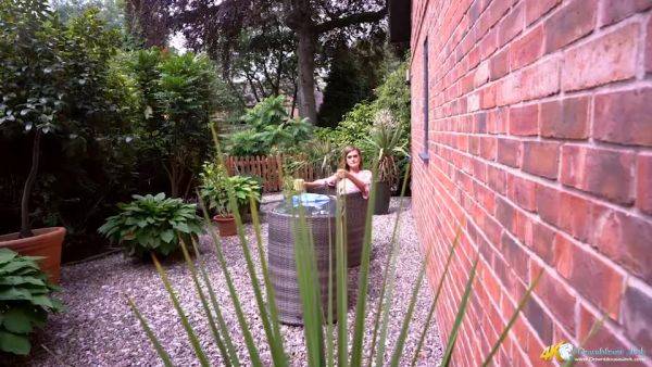 Do You Know Who I Am? - DownblouseJerk - hotmovs.com on poweredporn.com