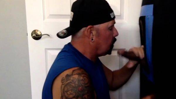 Gloryhole homemade DILF throats cock - drtuber.com on poweredporn.com