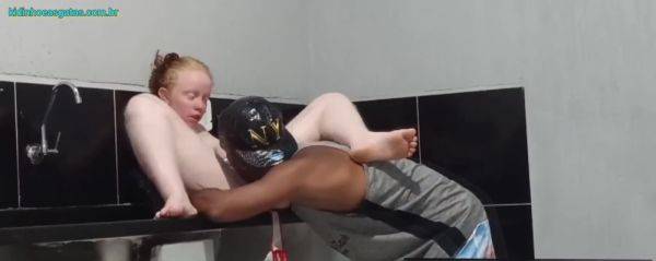 Recebe O Meu Amigo De Lingerie E Ele Ja Veio Mim Agarrando E Agente Trepou Ali Mesmo Na Cozinha: Goz With Loira Brasileira And Loira Gostosa - hclips.com on poweredporn.com