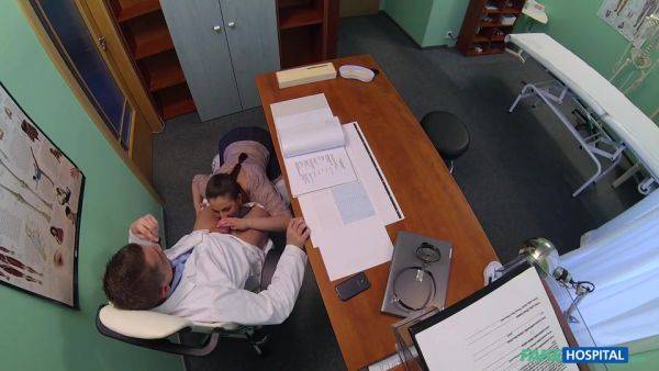 Hottie Saleswoman Strikes A Deal With The - videomanysex.com - Czech Republic on poweredporn.com