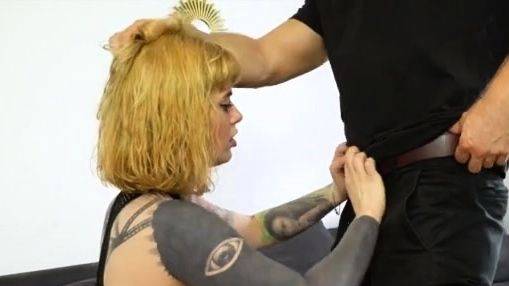 Hitzefrei - Kylie Kay My Dirty Mobile Store - drtuber.com on poweredporn.com