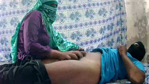 Uk Delivery Boy And Girl Sex In The Jungle - hclips.com on poweredporn.com