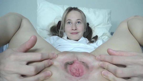 Spreading my pussy to the maximum - hclips.com on poweredporn.com