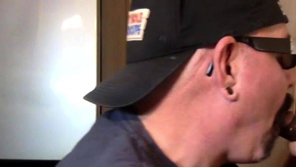 Homemade gloryhole DILF takes sucked rod - drtuber.com on poweredporn.com