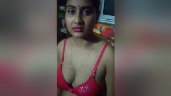 Rajasthani Bahu Desi Stepdaughter Showing Her Big Boobs And Press Stepfather Indian Latina Body Beautiful Night With Simmpi - desi-porntube.com - India on poweredporn.com