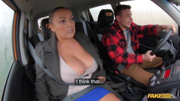 European plumper Crystal Swift gets fucked in the car - xtits.com - Czech Republic on poweredporn.com