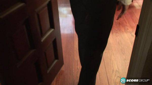 Ophelia Closes The Deal - hotmovs.com on poweredporn.com