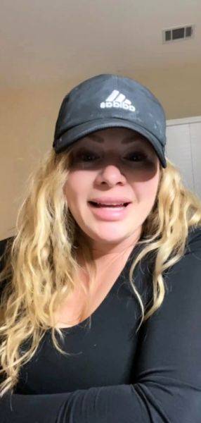 Notyouraverage hi honey just winding down from my day - drtuber.com on poweredporn.com