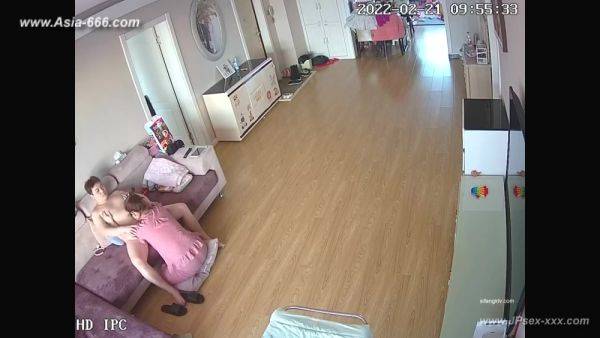 Hackers use the camera to remote monitoring of a lover's home life.604 - hotmovs.com - China on poweredporn.com