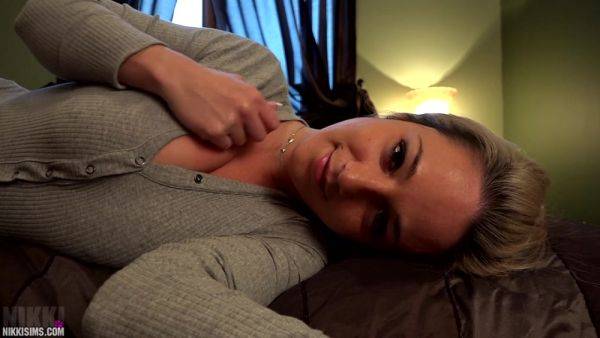 Nikki Before Snaps - hotmovs.com on poweredporn.com