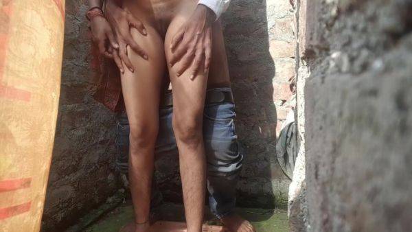 Indian Desi Erotic Bhabhi Fucks In The Openly Bathroom Outdoors With Hot Milf - desi-porntube.com - India on poweredporn.com