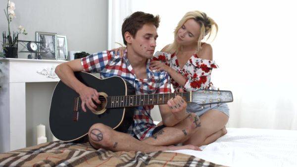 Aroused blonde pleases boyfriend with unique perversions and cum swallow - hellporno.com on poweredporn.com