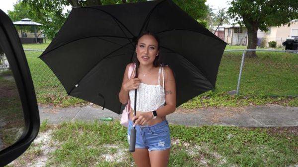 Insolent babe walks into the bang bus for a tasty BBC and cash - hellporno.com on poweredporn.com