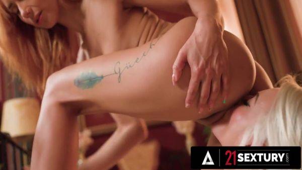 Zazie Skymm And Veronica Leal - Hottest Lesbian 69 With Gorgeous Babes And - hotmovs.com on poweredporn.com