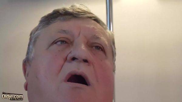 Young blonde Missy Luv gets creampie from old grandpa - hotmovs.com on poweredporn.com