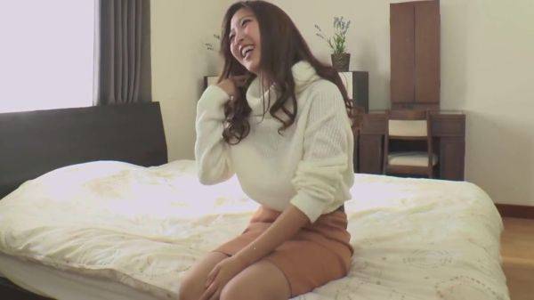 Emiri Momota :: Glamorous Girl On Older Guy - videomanysex.com - Japan on poweredporn.com