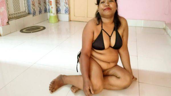 Indian Housewife Sexy Show 30 - hclips.com - India on poweredporn.com