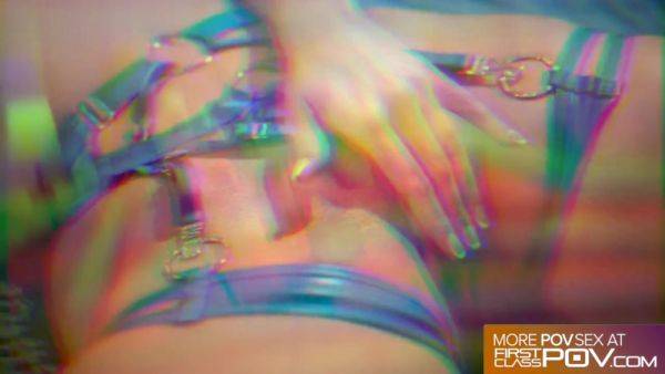 Sinatra Monroe's Seductive Hip Movement - hotmovs.com on poweredporn.com