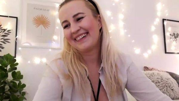 Sexy Amateur 18 Blond Teen First Time Webcam - drtuber.com on poweredporn.com
