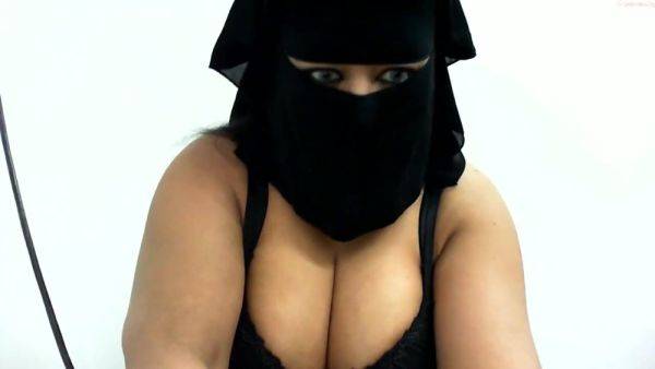 Arab boob and titty girl - hclips.com on poweredporn.com